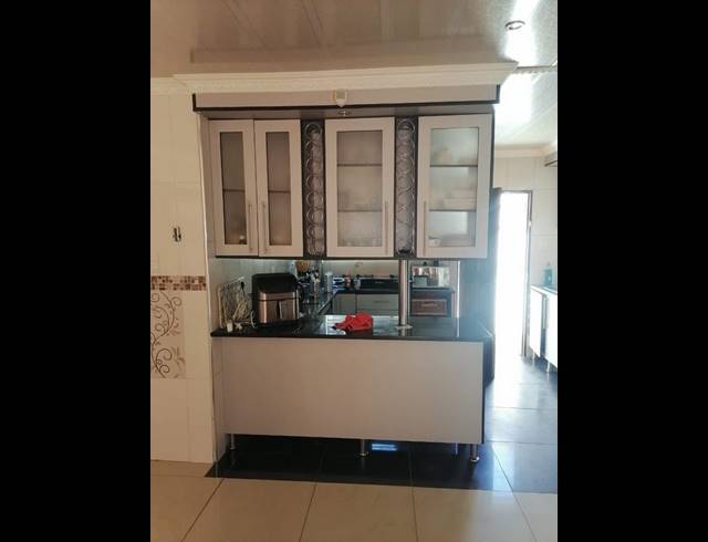 3 BEDROOM HOUSE FOR SALE IN OLIEVENHOUTBOSCH